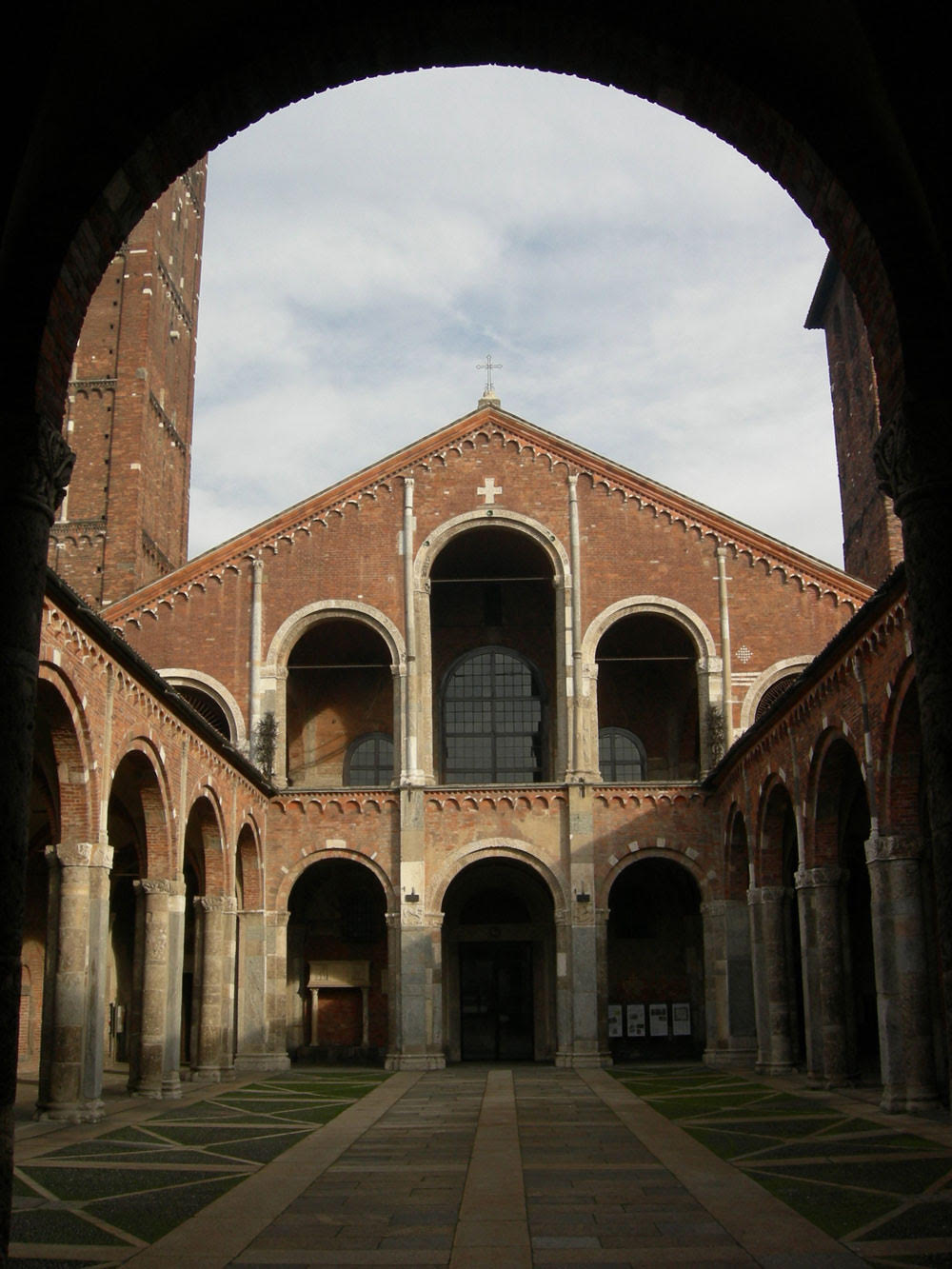 basilica s_ambrogio